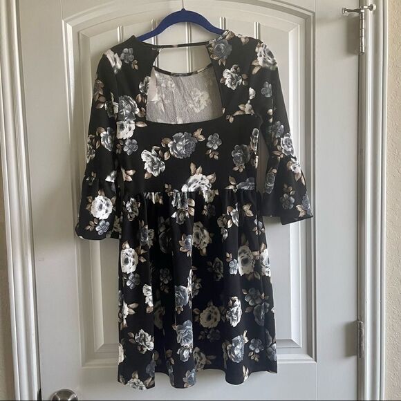 One Clothing Black Floral Print Bell Sleeve Skater Mini Dress; SZ S; BNWT - Picture 3 of 8